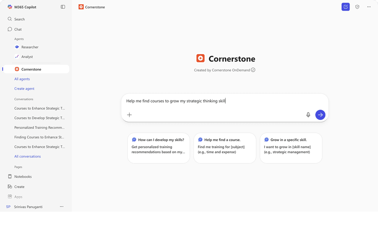 Microsoft 365 CopilotのCornerstoneアプリのスクリーンショットで、「戦略的思考スキルを伸ばすためのコースを探してください」というクエリがあります。